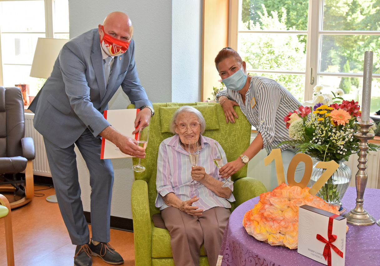 101 Geburtstag_web.jpg