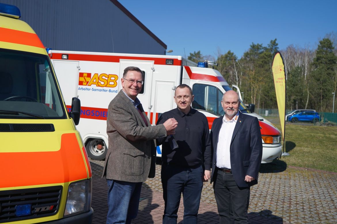 20250320_PM_ASB-Mittel-Brandenburg_Spende_Rettungsfahrzeuge_Ukraine-1.jpg