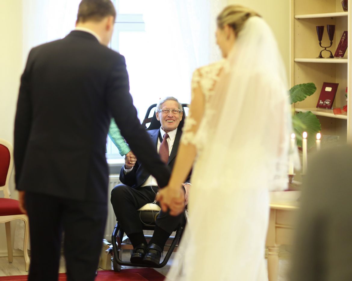 Fahrt zur Hochzeit des Sohnes.jpg